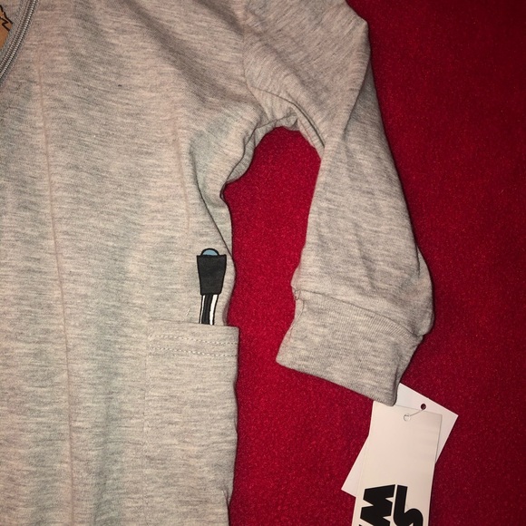SOLD - Star Wars hooded onesie NWT - Picture 4 of 5